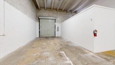 14000-14048 SW 140th St, Miami, FL à louer Numérisation 3D Matterport– Image 1 sur 8