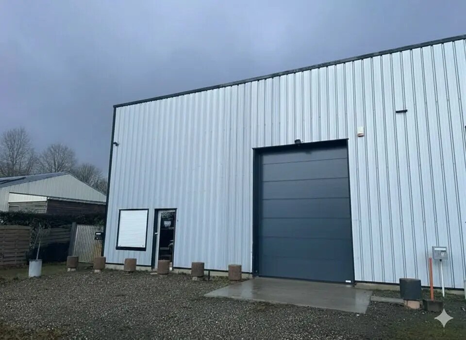 Industriel/Logistique dans Betton à louer Photo de l’immeuble– Image 1 sur 5