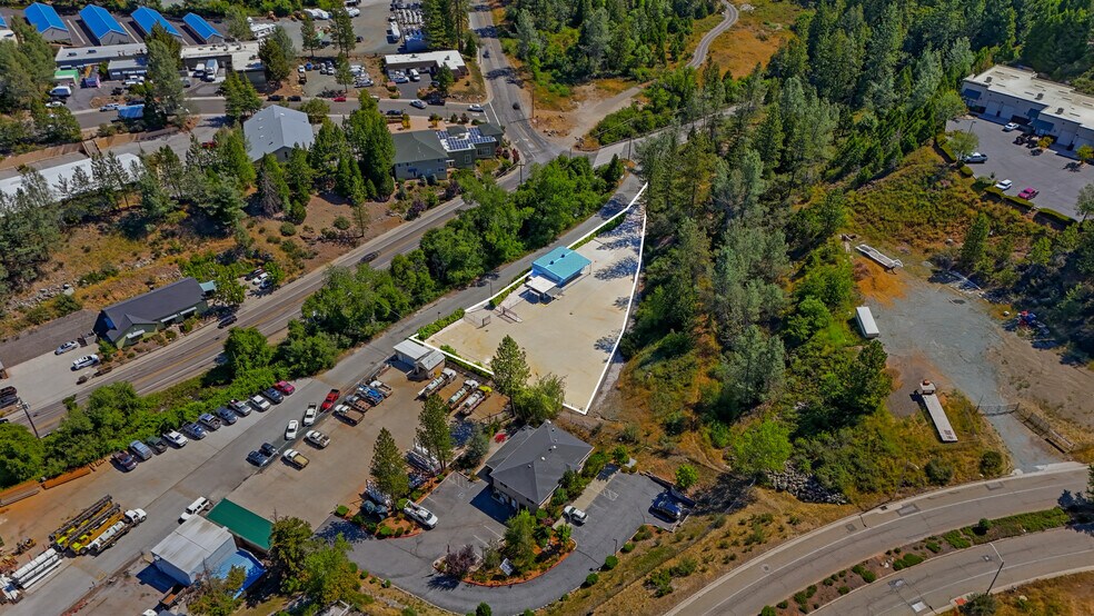 1025 Idaho Maryland Rd, Grass Valley, CA à louer - Photo de l’immeuble – Image 2 sur 25