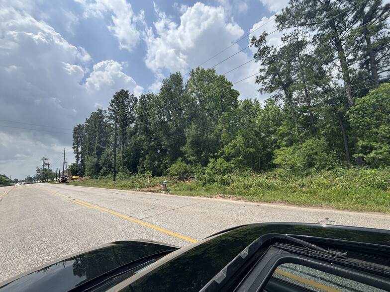 27131 Hanna Rd, Conroe, TX à vendre - Photo principale – Image 1 sur 3