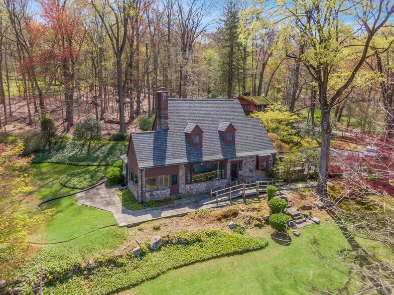 300 Sheldon Ave, Tarrytown, NY à vendre - Photo de l’immeuble – Image 2 sur 3