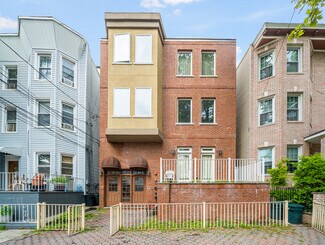 Plus de détails pour 38 Court House Pl, Jersey City, NJ - Logement à vendre