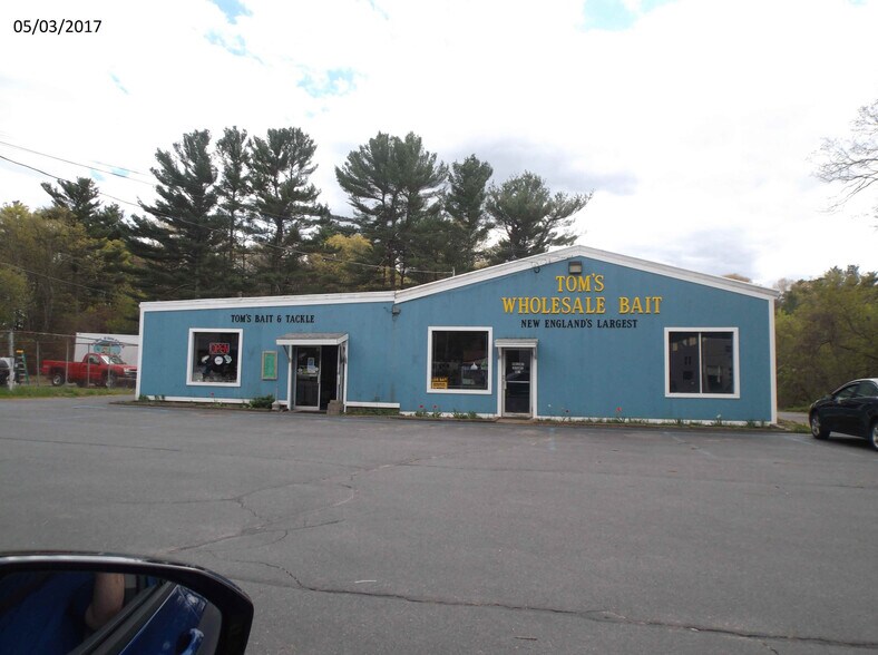 352 W Grove St, Middleborough, MA à vendre - Photo principale – Image 1 sur 1
