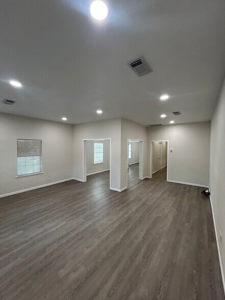 420 W 19th St, Houston, TX à louer - Photo de l’immeuble – Image 3 sur 18