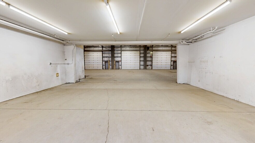 8800 Venture Av SE, Calgary, AB à louer - Numérisation 3D Matterport – Image 2 sur 19