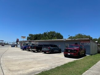 Plus de détails pour 315 E 1st St, Humble, TX - Local commercial à vendre