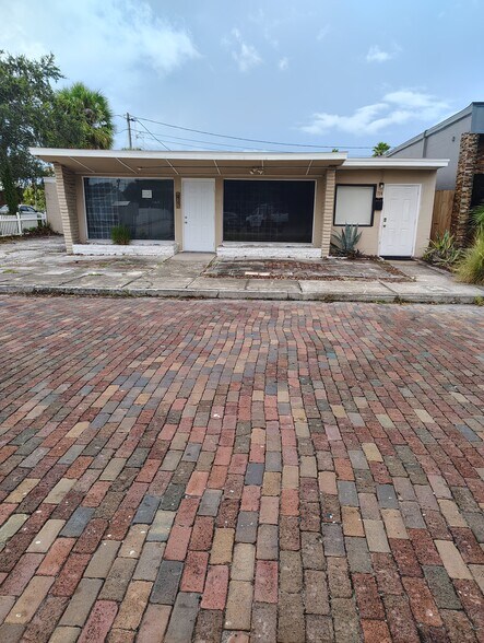 714 1st Ave SW, Largo, FL à vendre - Photo de l’immeuble – Image 1 sur 3