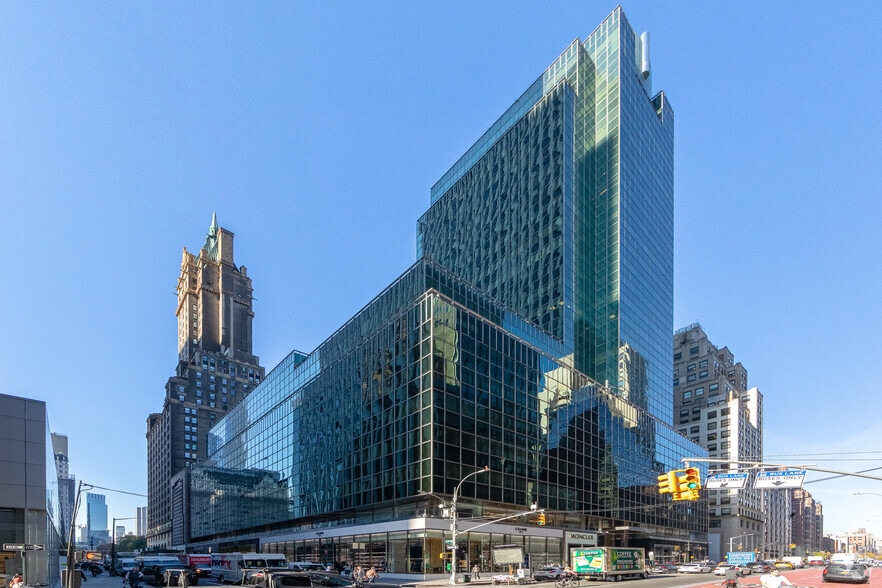 650 Madison Ave, New York, NY à louer - Photo principale – Image 1 sur 6
