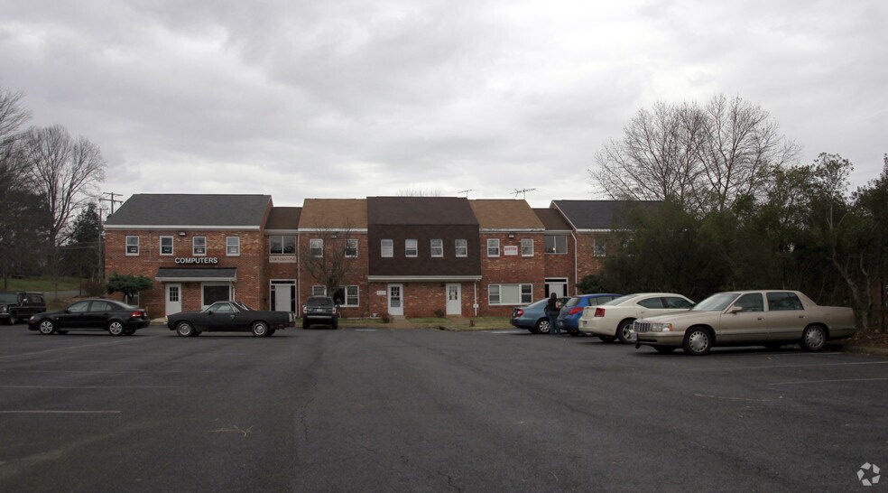 578 Waterloo Rd, Warrenton, VA à louer - Photo de l’immeuble – Image 2 sur 2