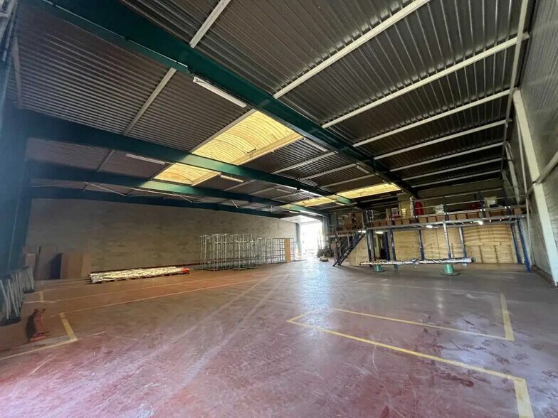 20 Rue Des Cerisiers, Lisses à louer - Photo de l’immeuble – Image 3 sur 14