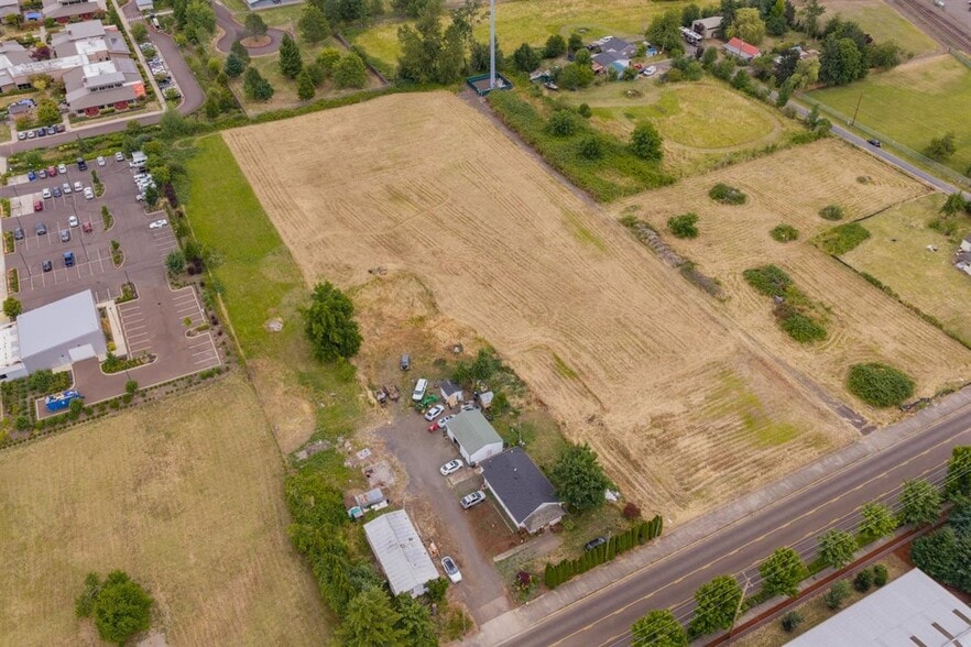 TID: 949909 Hansard ave, Lebanon, OR à vendre - Aérien – Image 1 sur 24