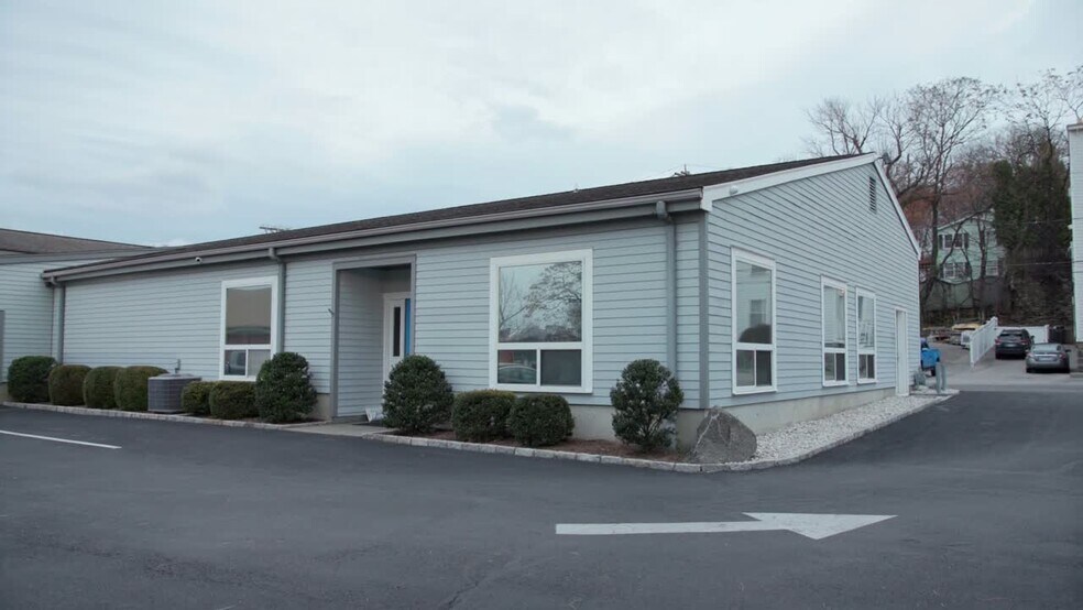 6 Oak St W, Greenwich, CT à louer - Vidéo sur l’annonce professionnelle – Image 2 sur 6