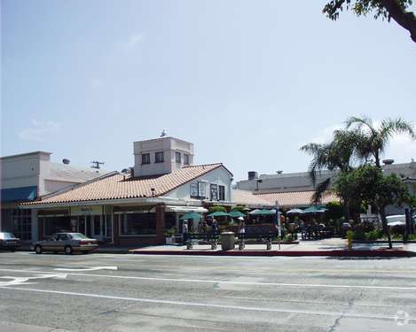 211-217 Broadway, Laguna Beach, CA à louer Photo principale– Image 1 sur 2