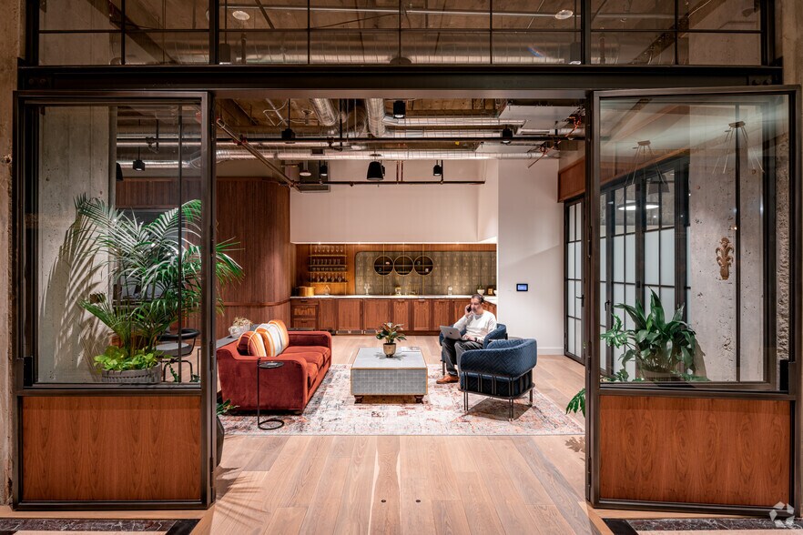 821 2nd Ave, Seattle, WA à louer - Hall d’entrée – Image 3 sur 6