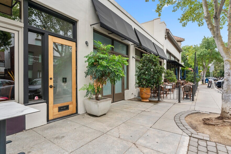 1217-1221 18th St, Sacramento, CA à louer - Photo de l’immeuble – Image 2 sur 24