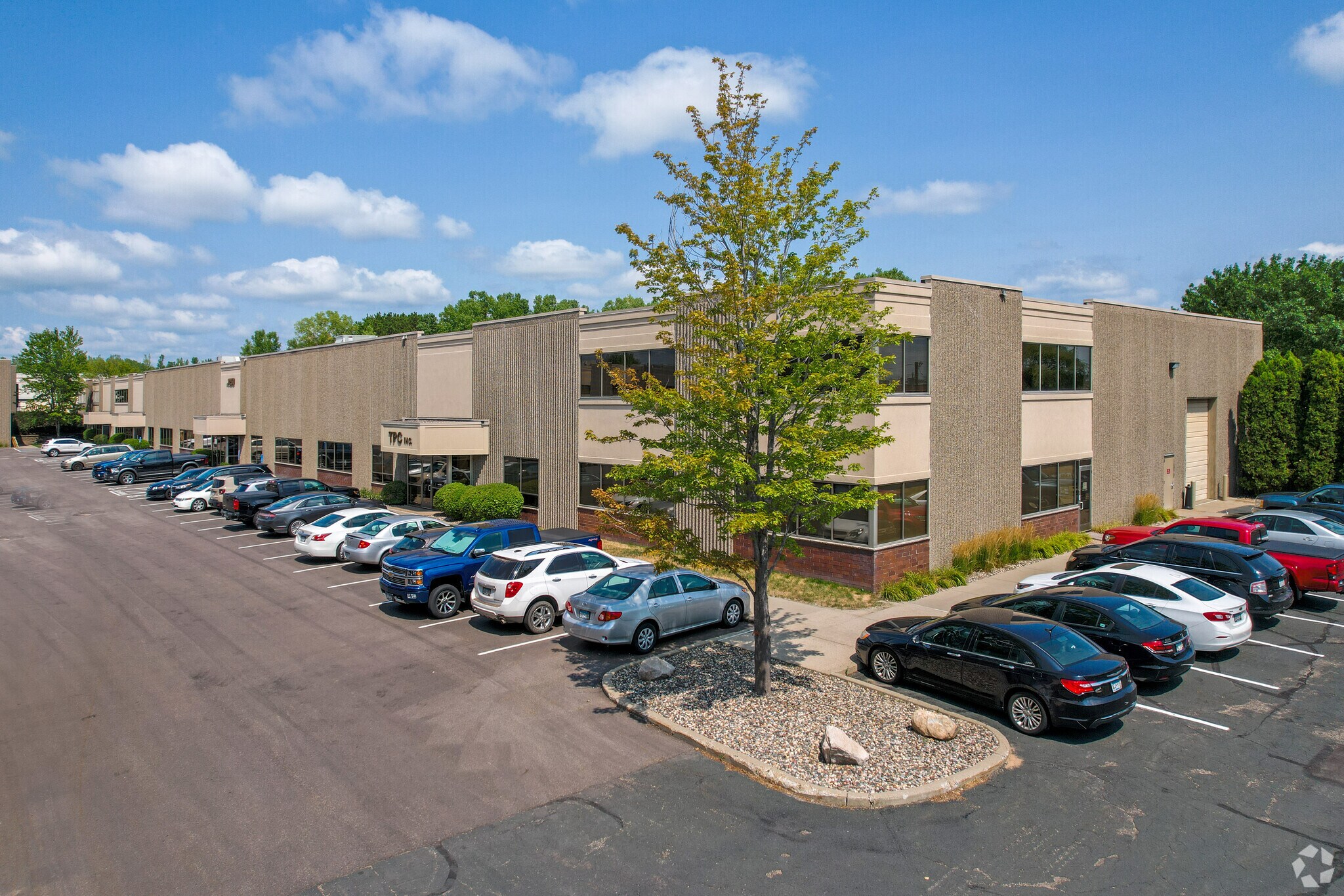 7250 Hudson Blvd N, Oakdale, MN à louer Photo principale– Image 1 sur 14