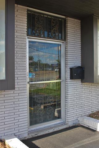 2390 Lamar Ave, Memphis, TN à louer - Photo de l’immeuble – Image 3 sur 18