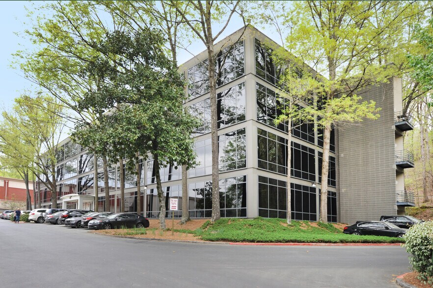 6400 Powers Ferry Rd NW, Atlanta, GA à louer - Photo de l’immeuble – Image 3 sur 13