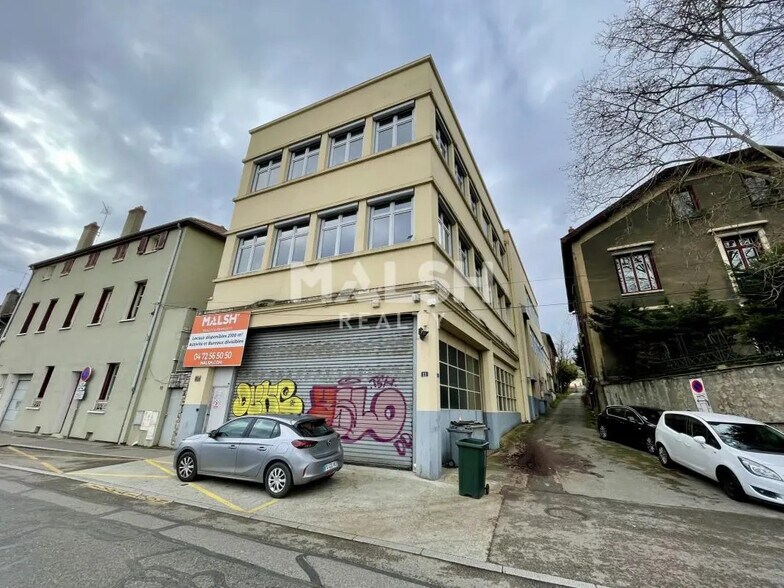 Local d’activités dans OULLINS-PIERRE-BÉNITE à louer - Photo de l’immeuble – Image 1 sur 12