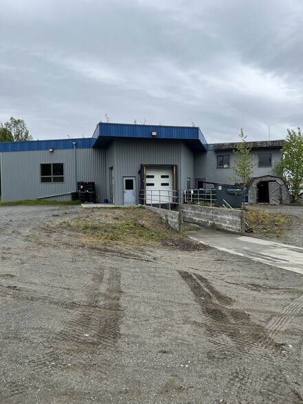 150 Trading Bay Rd, Kenai, AK à vendre - Photo de l’immeuble – Image 2 sur 24