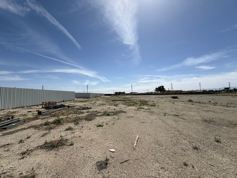 45711 Division St, Lancaster, CA à louer - Autre – Image 3 sur 5