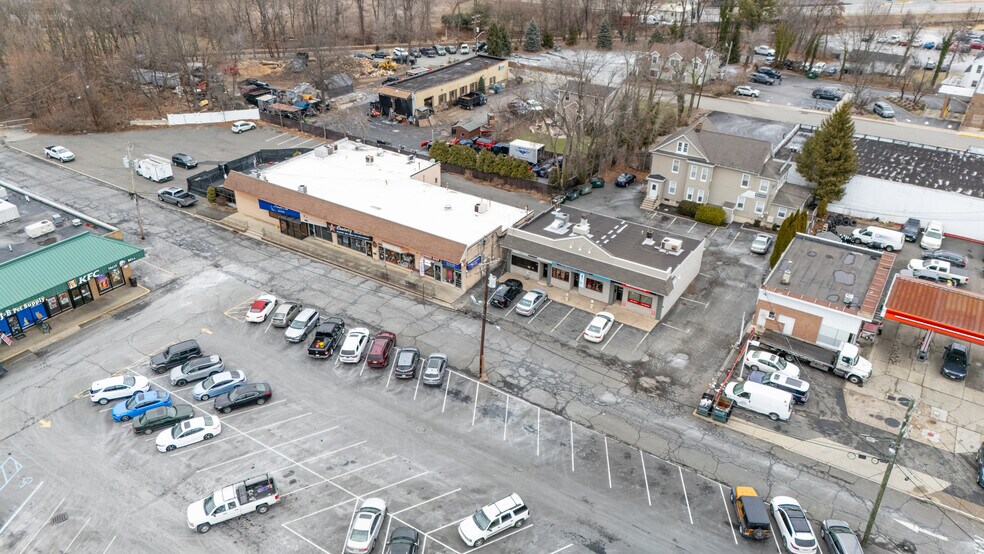 6-14 Elm St, Oakland, NJ à louer - Photo de l’immeuble – Image 3 sur 10
