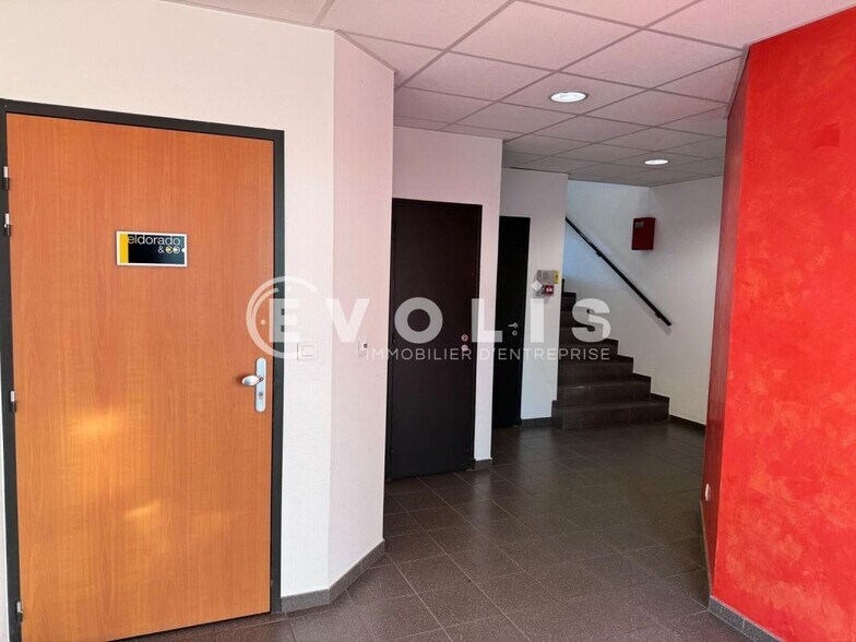 884 Rue Des Mercières, Rillieux-la-Pape à louer - Photo intérieure – Image 2 sur 9