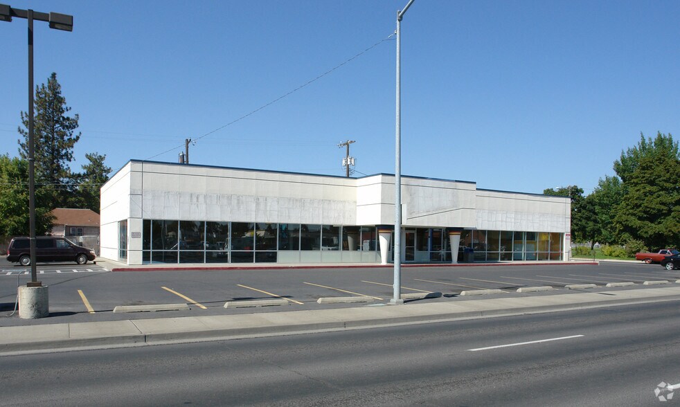 5027 N Division St, Spokane, WA à vendre - Photo principale – Image 1 sur 4