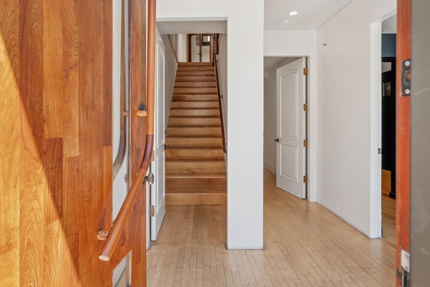 335 S Van Ness Ave, San Francisco, CA à vendre - Photo de l’immeuble – Image 3 sur 14