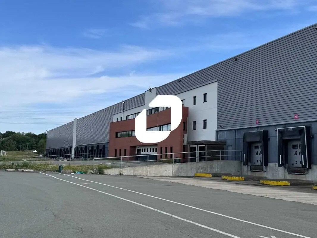 Industriel/Logistique dans Hénin-Beaumont à louer Photo de l’immeuble– Image 1 sur 11