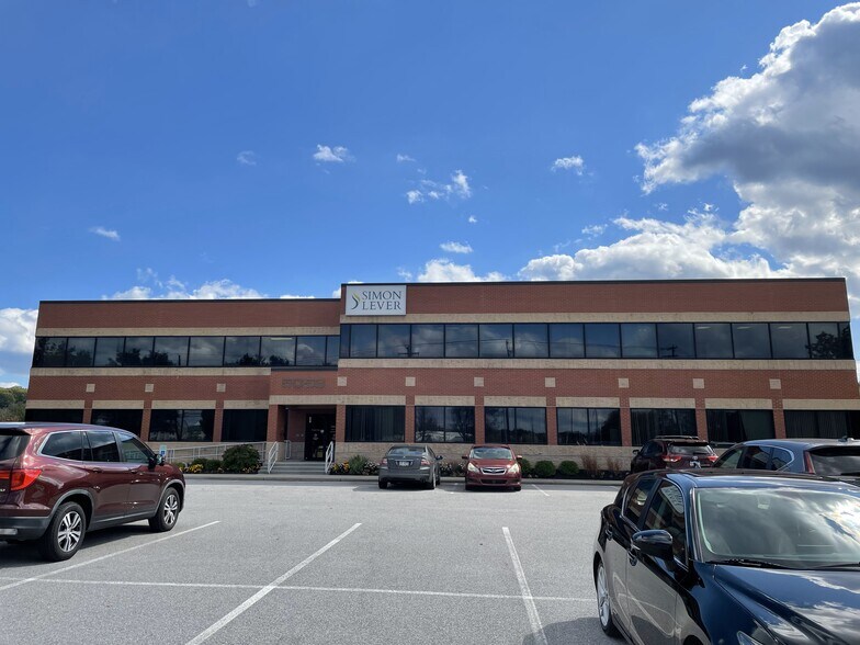 5053 Ritter Rd, Mechanicsburg, PA à louer - Photo de l’immeuble – Image 2 sur 9