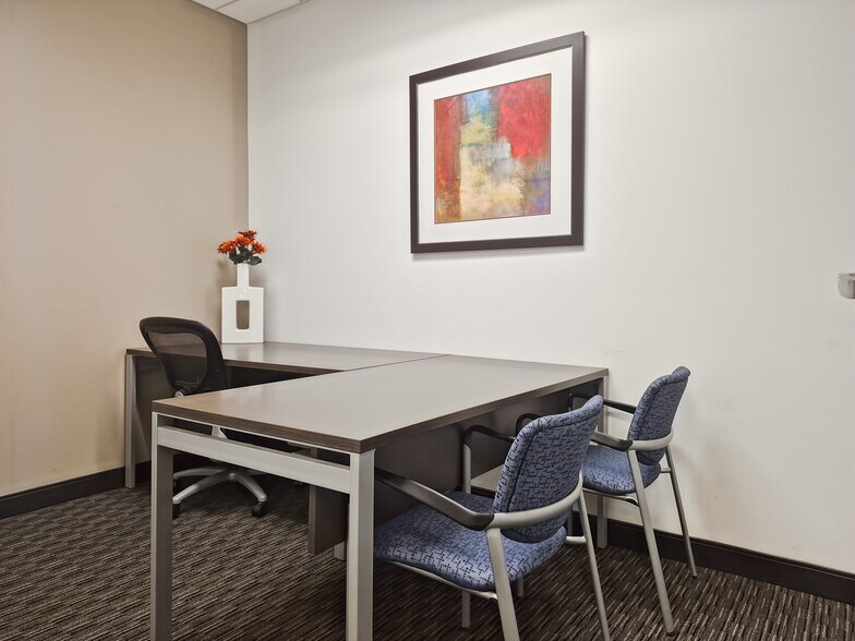 10200 Forest Green Blvd, Louisville, KY à louer - Photo de l’immeuble – Image 3 sur 39