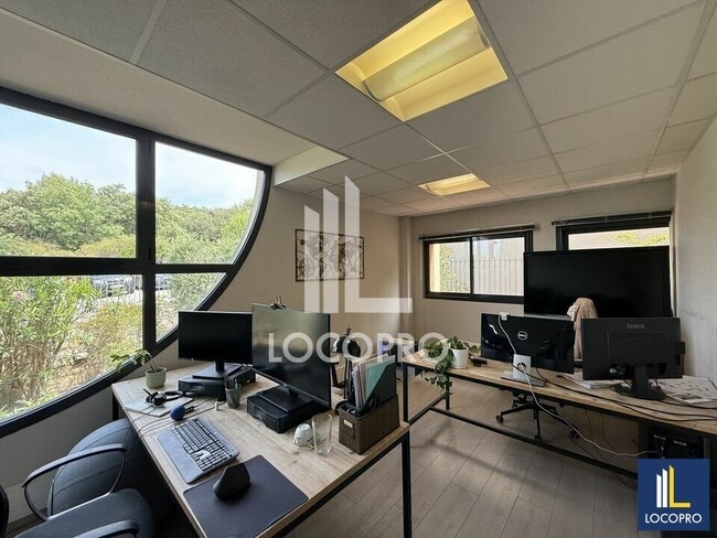 Plus de détails pour Bureau à vendre