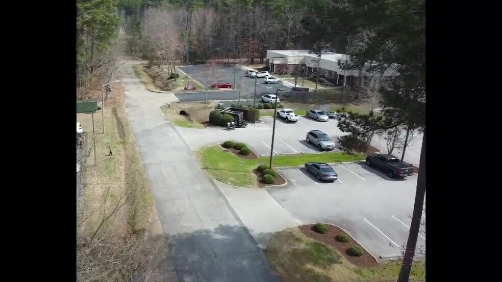 802 Lockwood Ave, Newport News, VA à louer - Vidéo aérienne – Image 2 sur 7