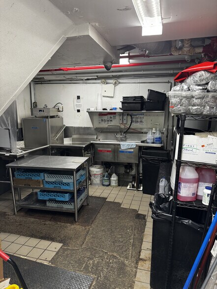 364 Grand St, Brooklyn, NY à vendre - Photo de l’immeuble – Image 3 sur 7