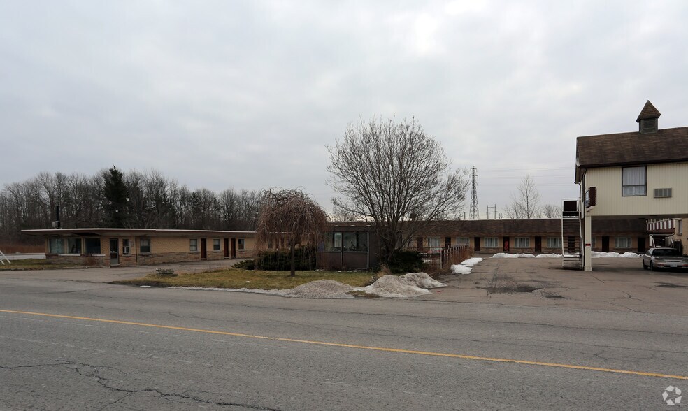 5544 Mcleod Rd, Niagara Falls, ON à vendre - Photo de l’immeuble – Image 3 sur 5