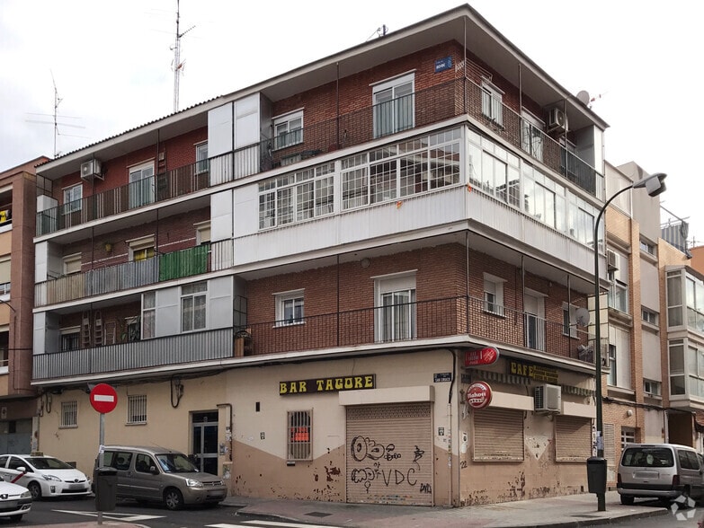 Calle De San Ciriaco, Madrid, Madrid à vendre - Photo de l’immeuble – Image 1 sur 2