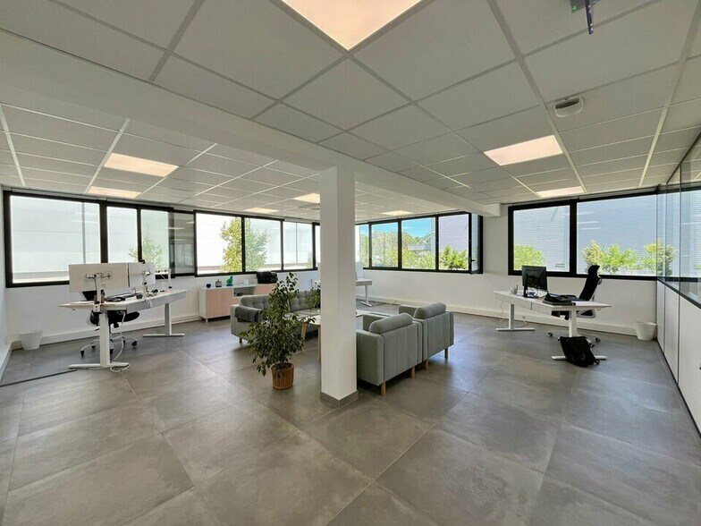 Bureau dans Fréjus à louer - Photo intérieure – Image 2 sur 7