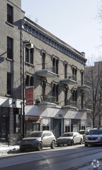 1215-1227 Rue Atateken, Montréal, QC à louer - Photo de l’immeuble – Image 2 sur 2