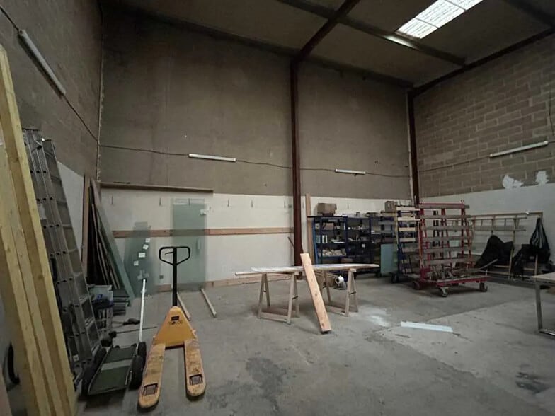 Local d’activités dans Stains à louer - Photo intérieure – Image 2 sur 4