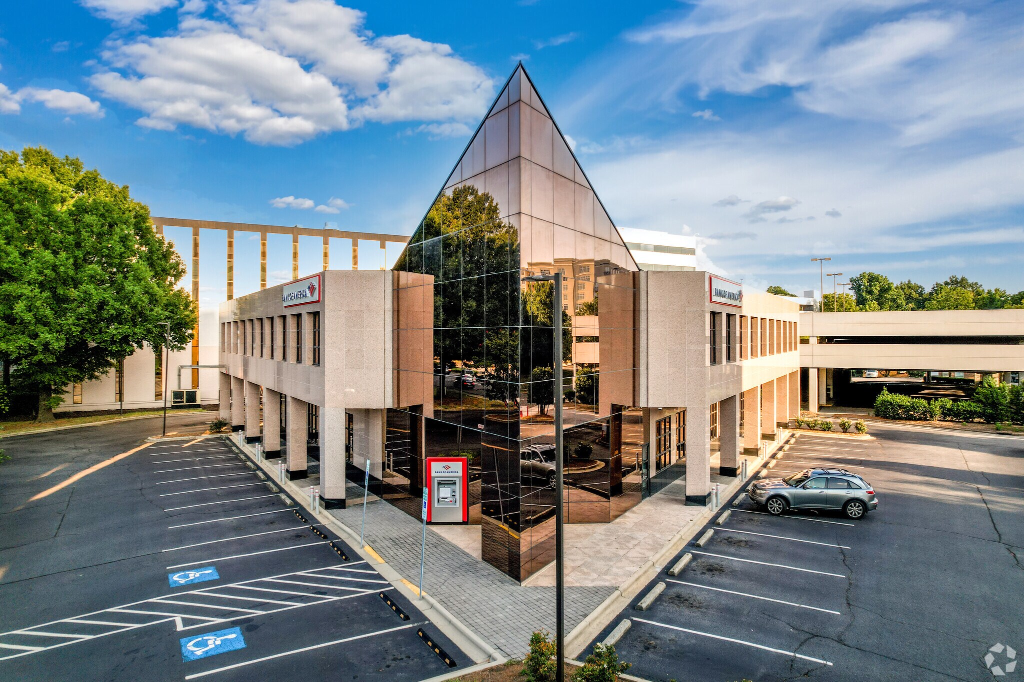 6200 Fairview Rd, Charlotte, NC à louer Photo principale– Image 1 sur 6