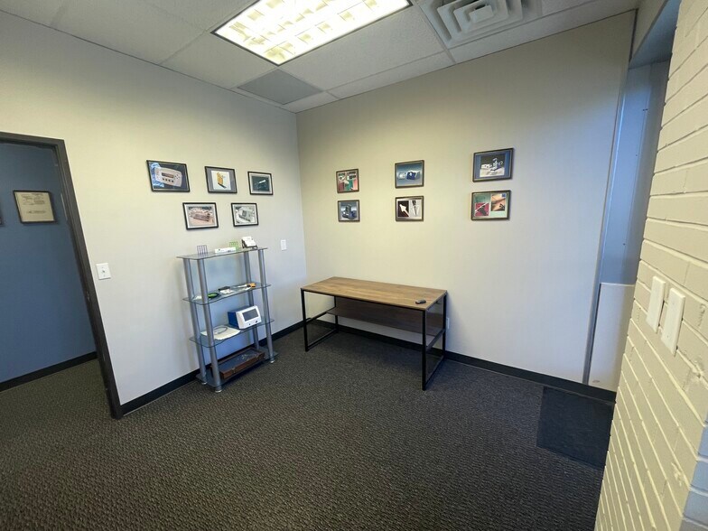 17301 W Colfax Ave, Golden, CO à louer - Photo intérieure – Image 2 sur 11