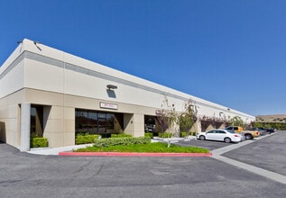 38340 Innovation Ct, Murrieta, CA à louer Photo de l’immeuble– Image 1 sur 9