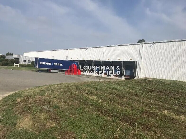 Industriel/Logistique dans Lespinasse à louer - Photo de l’immeuble – Image 3 sur 8