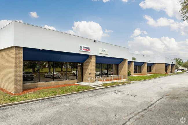 Plus de détails pour 3902 Corporex Park Dr, Tampa, FL - Local d'activités, Industriel/Logistique à louer