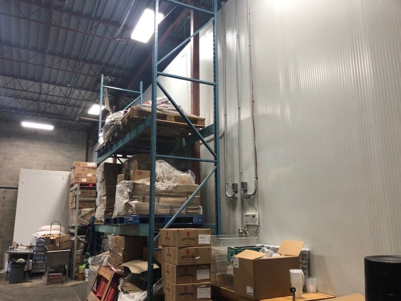 795 Boul Curé-Labelle, Laval, QC à vendre - Photo intérieure – Image 2 sur 11