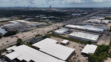 1585 W Sam Houston Pky N, Houston, TX à louer Photo intérieure– Image 2 sur 2