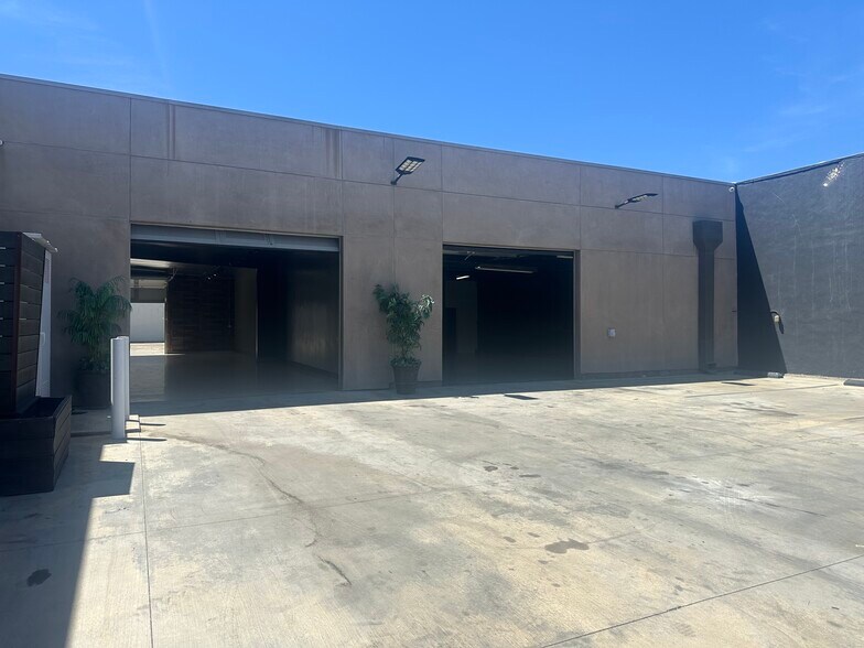 7255 Atoll Ave, North Hollywood, CA à louer - Photo de l’immeuble – Image 2 sur 14