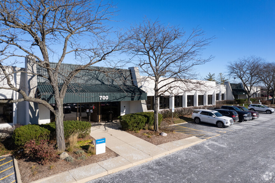 700-702 N Deerpath Dr, Vernon Hills, IL à louer - Photo de l’immeuble – Image 1 sur 6