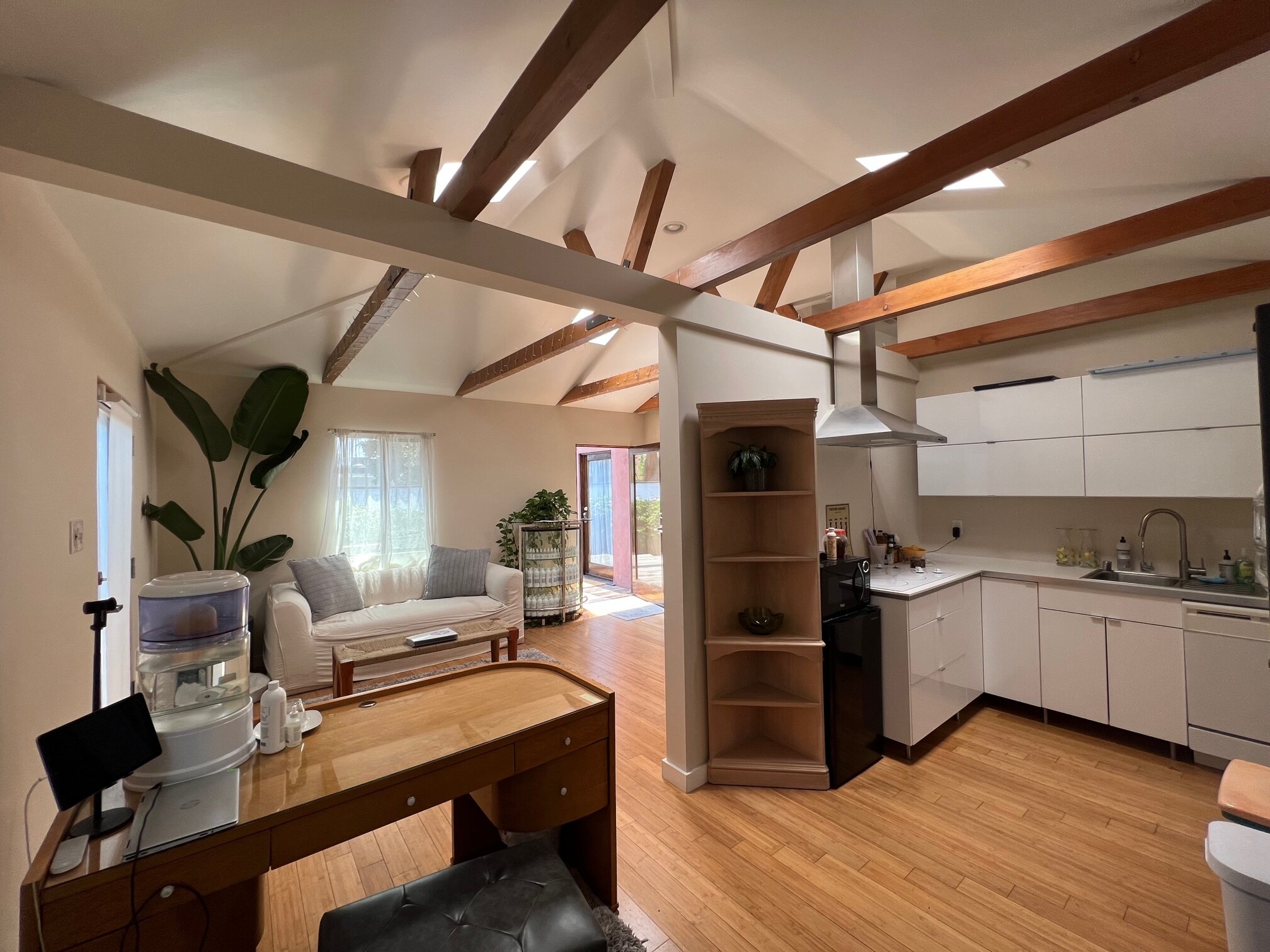 3379-3383 Robertson Pl, Los Angeles, CA à louer Photo principale– Image 1 sur 11